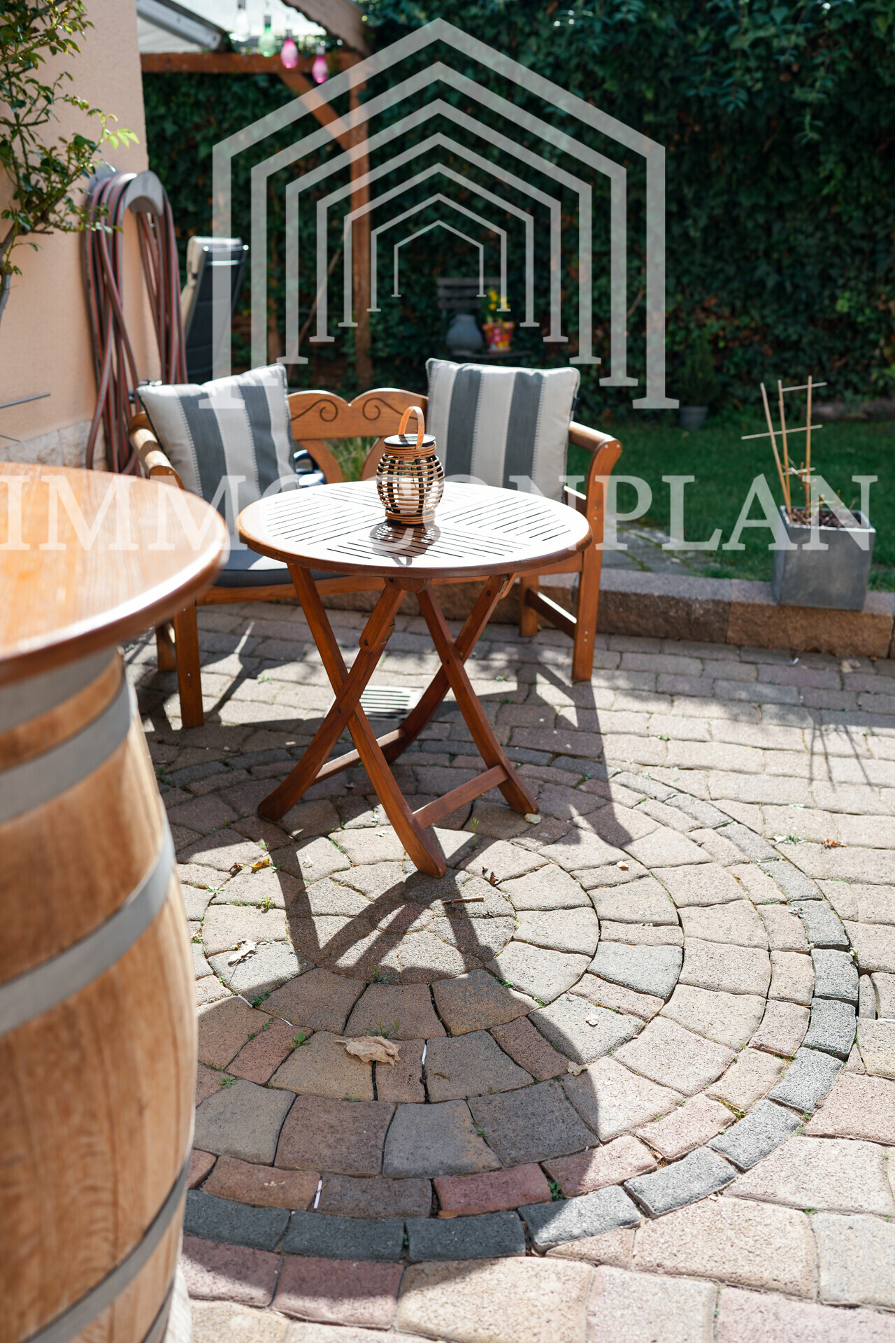 Hof Terrassenbereich 