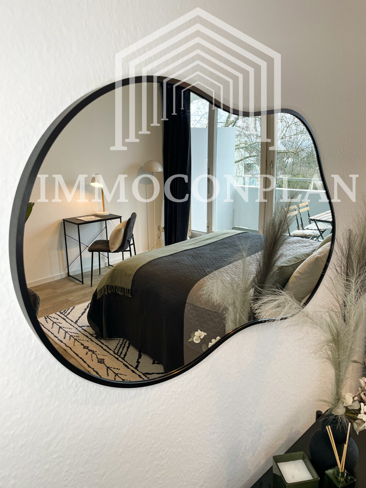 Spiegelbild Wohnbereich