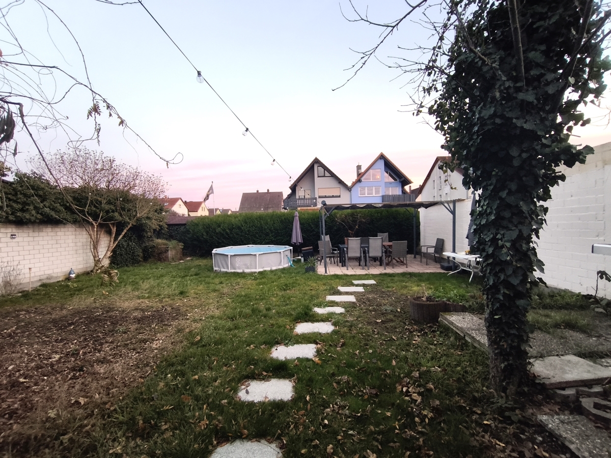 Garten- oder Baugrundstück