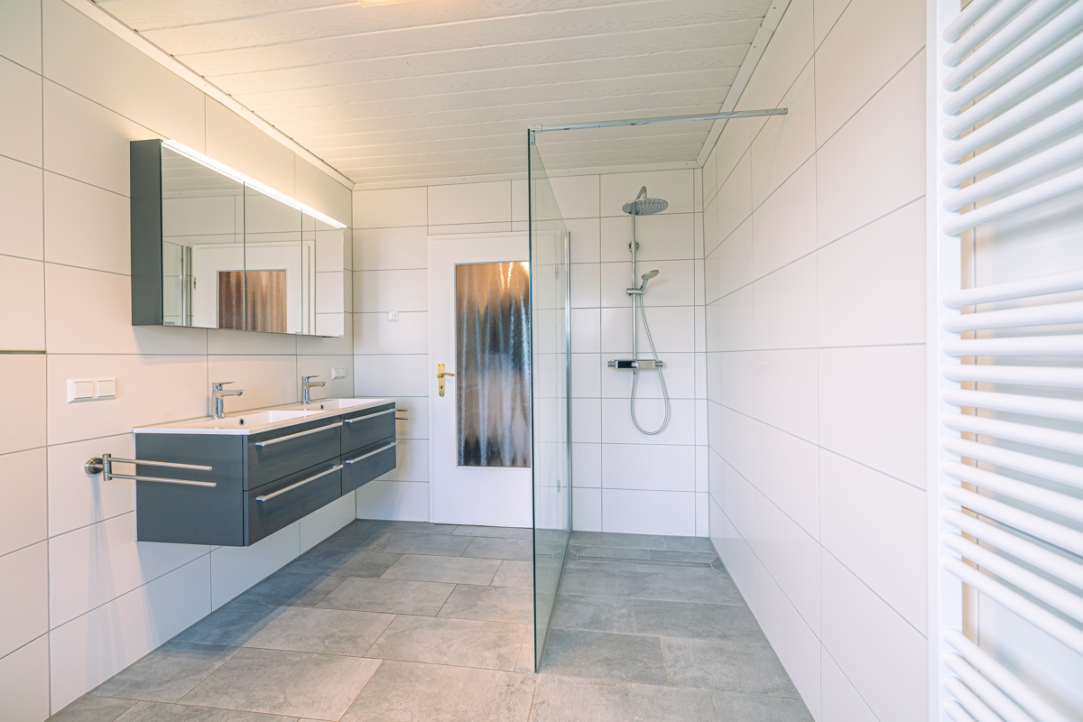 Badezimmer EG