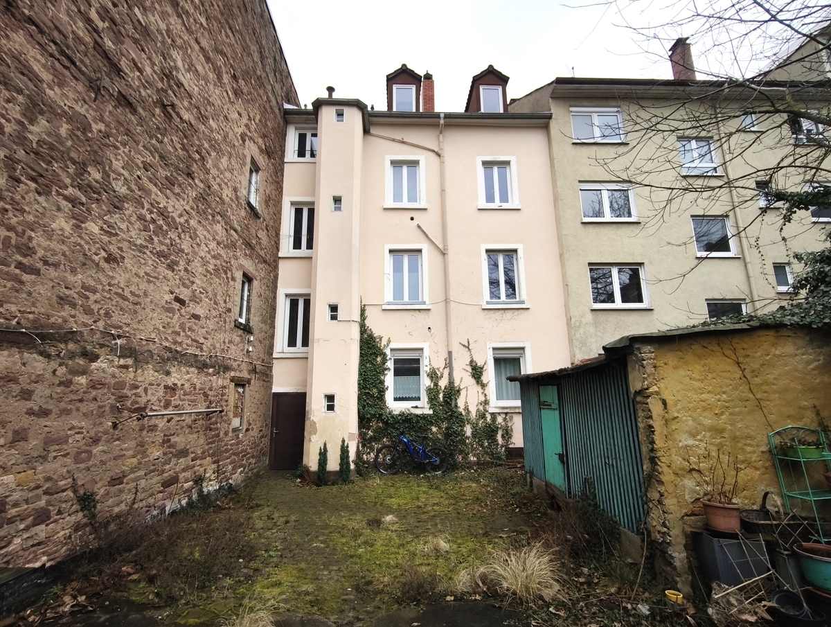Hausansicht_Rückseite mit Innenhof