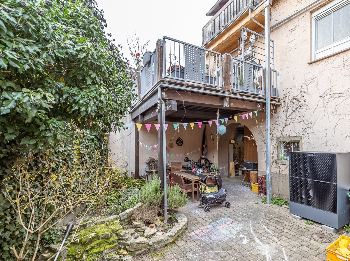 Gemeinschaftlicher Innenhof + Freisitz