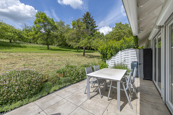 Terrasse mit Blick ins Grüne