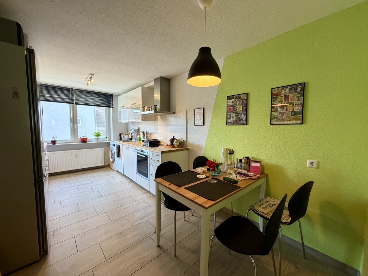 Küche mit Essbereich
