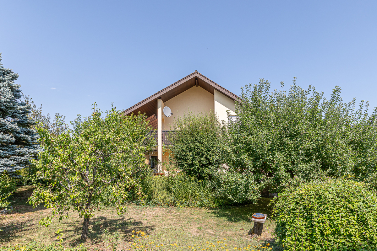 Hausansicht vom Garten aus