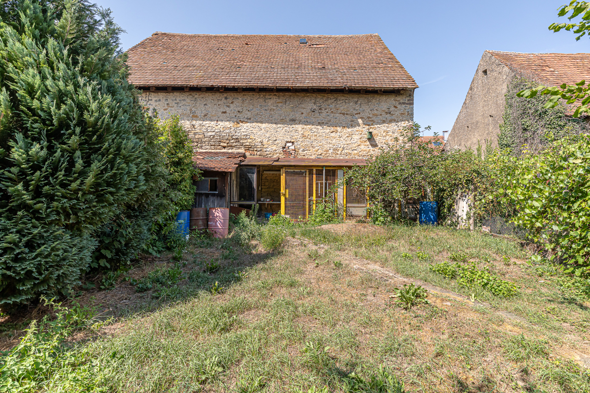 Garten mit Scheune