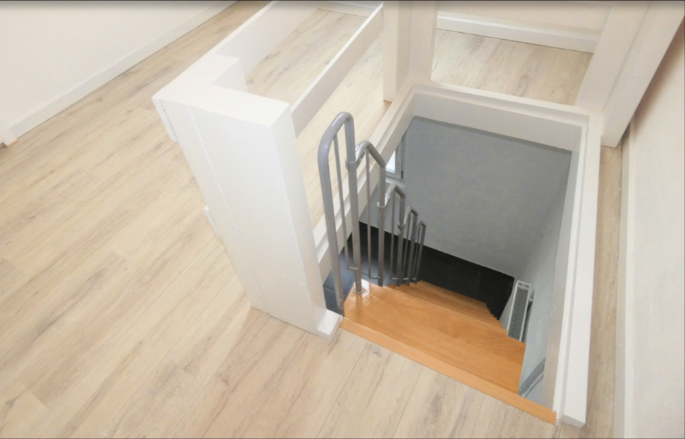 Treppenaufgang_ausgebautes Nebengebäude