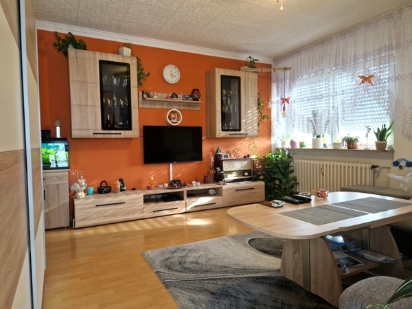 Wohn- und Schlafzimmer