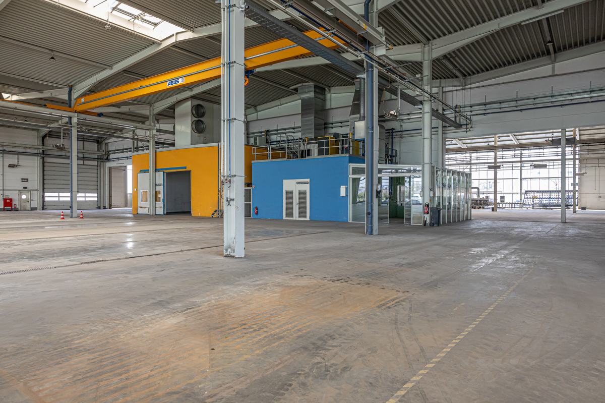 Halle 2 mit Blick in Halle 1