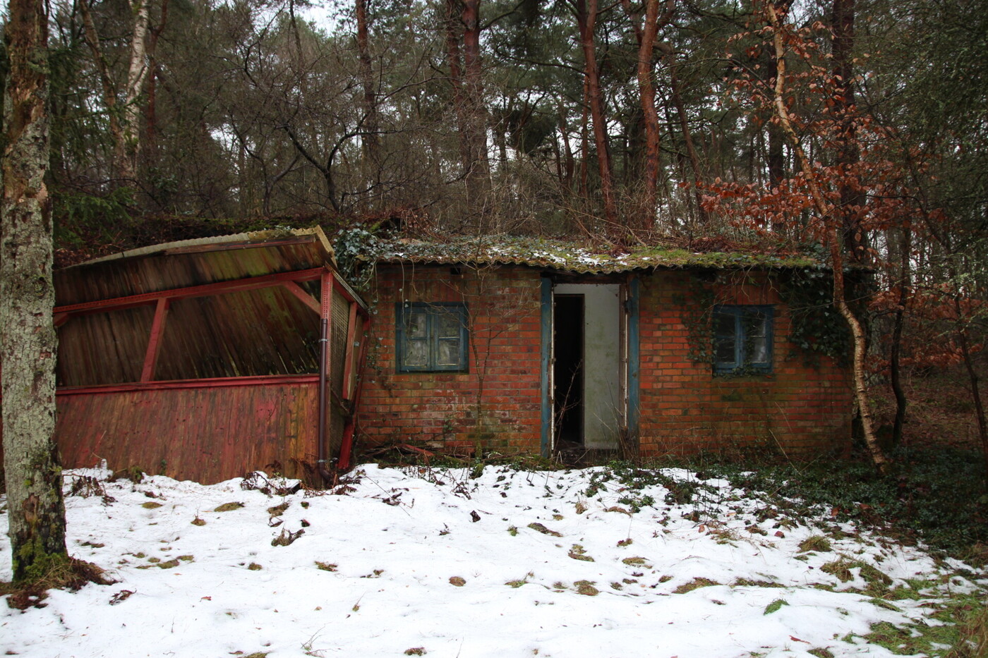 RENOVIERUNGSBEDÜRFTIG