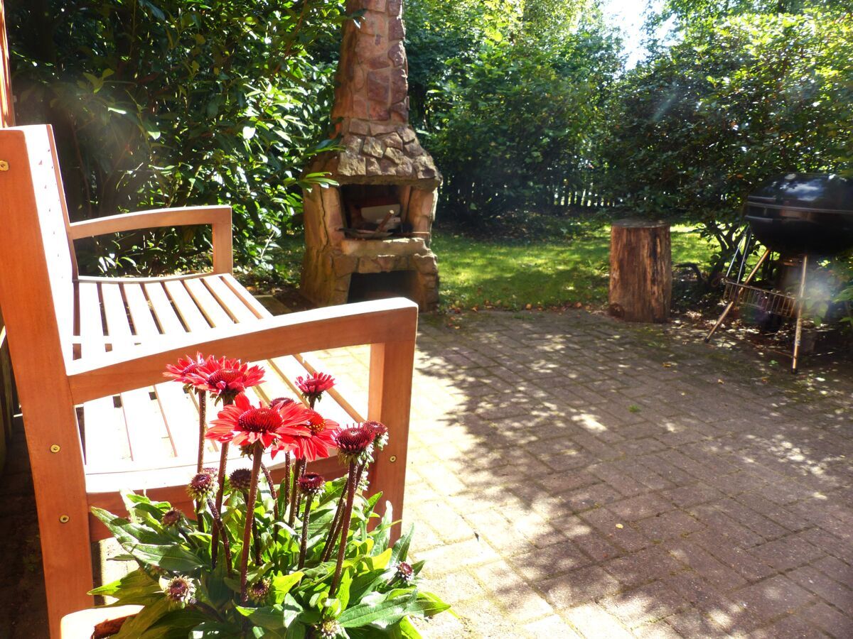 Kamin für gemütliche Stunden im Garten
