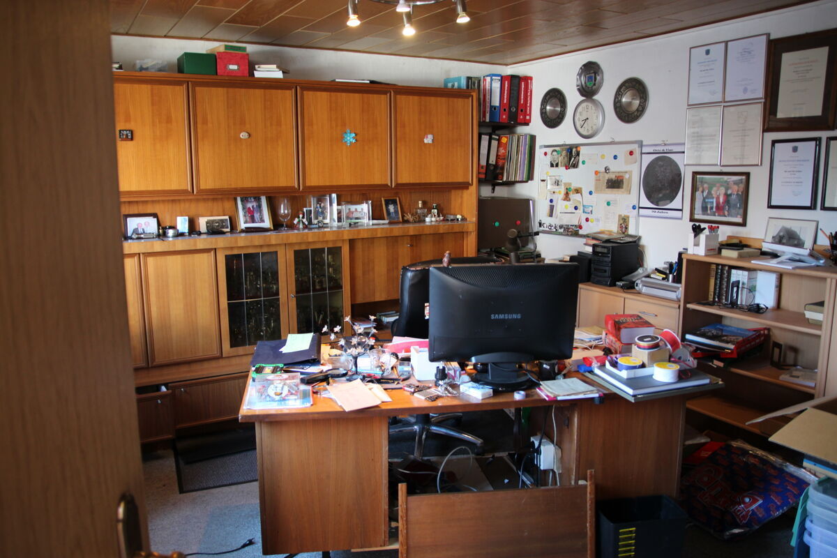 Vielseitiger Wohnraum im Erdgeschoss – ideal als Arbeitszimmer