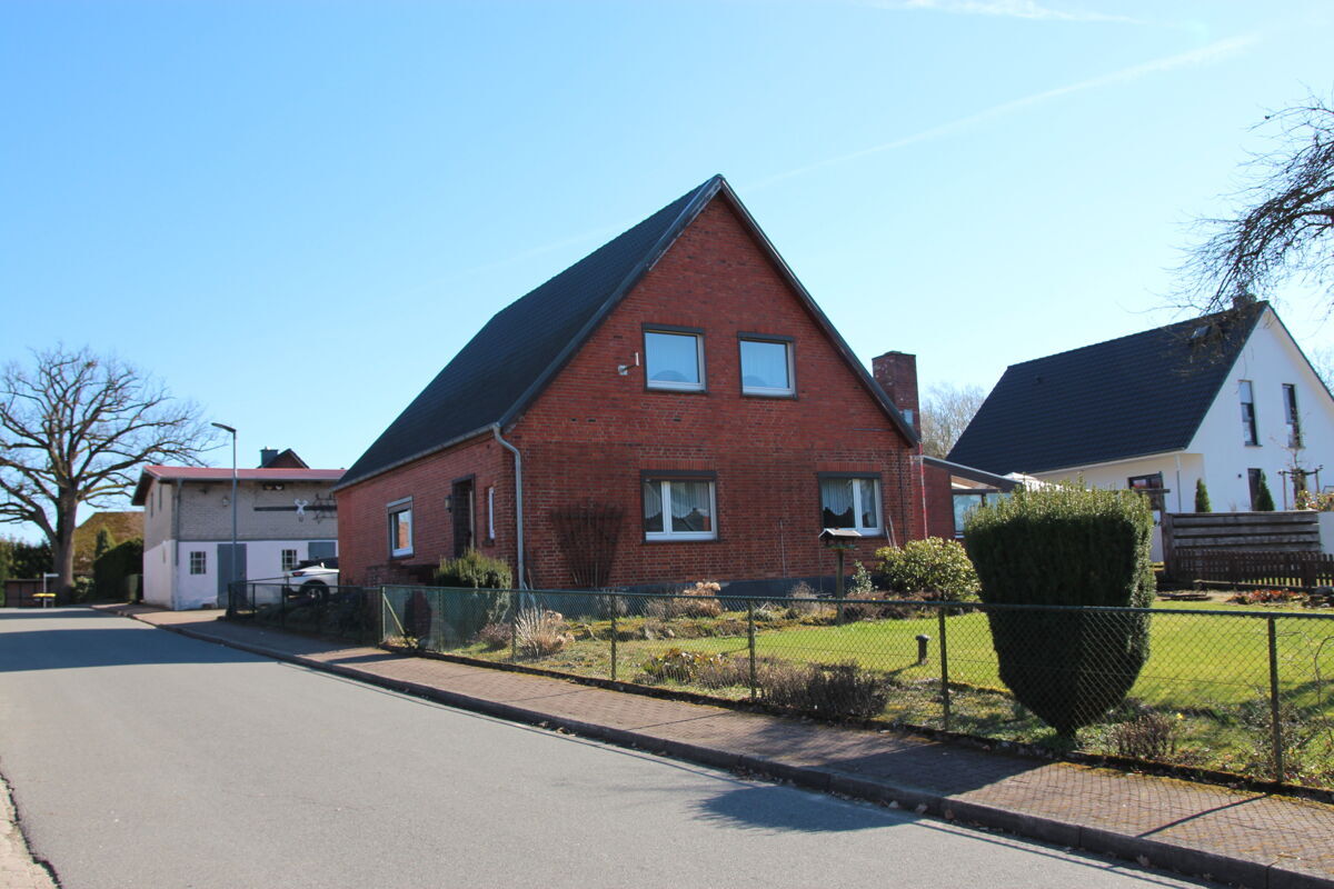 Ein solides Zuhause mit viel Charakter in ruhiger Nachbarschaft