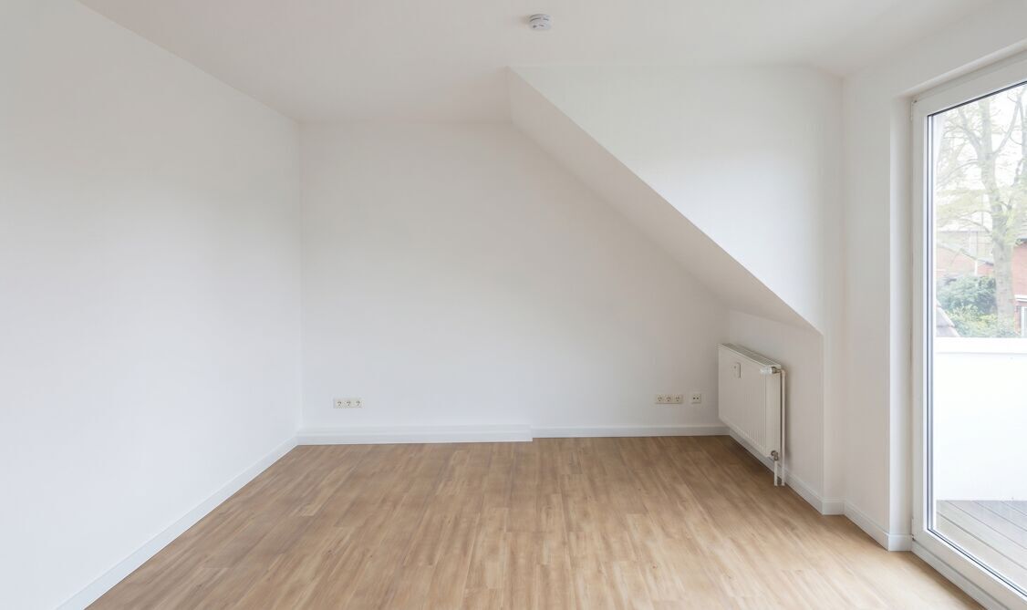 Schlafzimmer OG mit Zugang zum Balkon