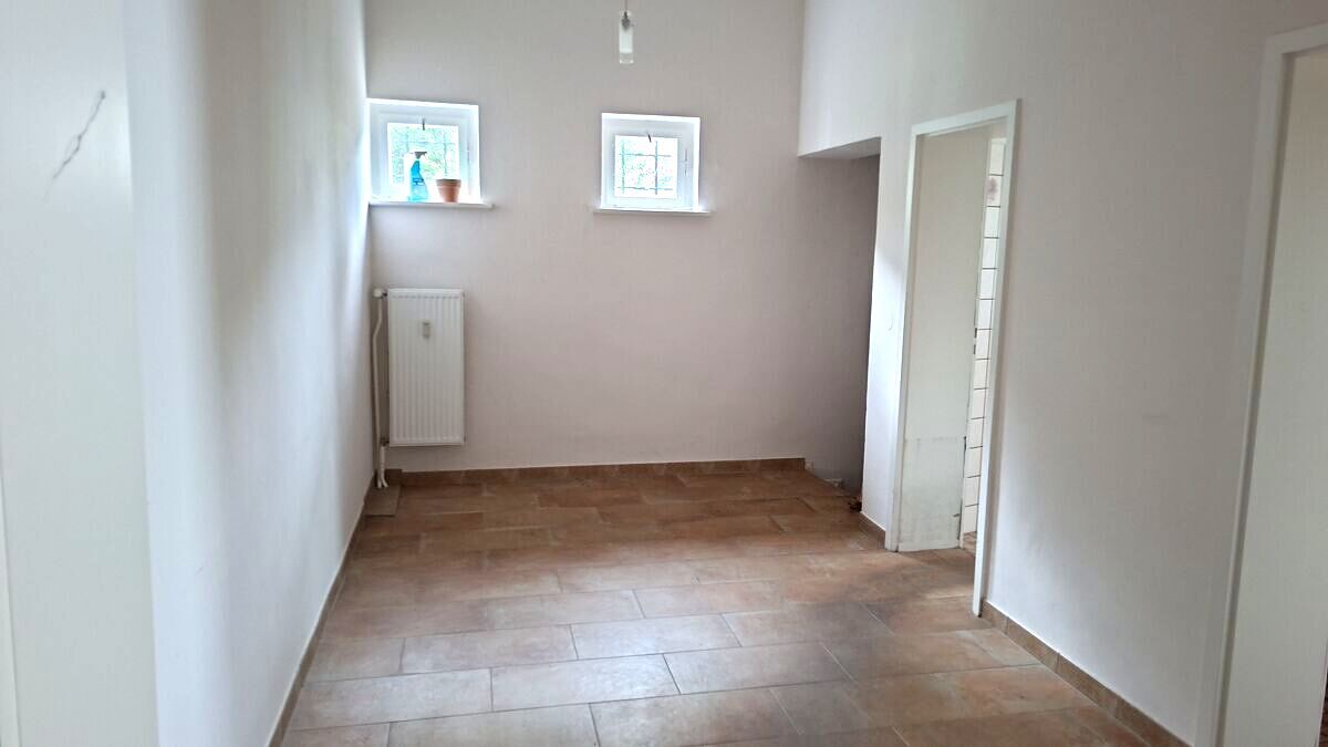 Funktionale und getrennte Damen- und Herrentoiletten