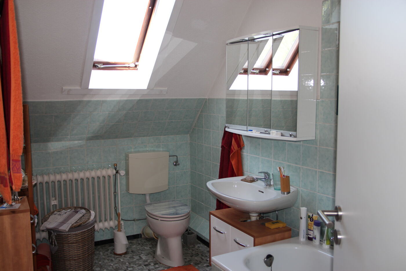 BADEZIMMER IM