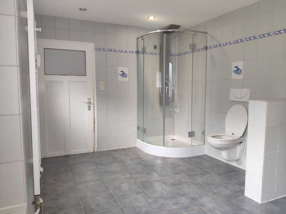 EG großes Badezimmer mit Dusche