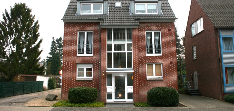 Modernes Mehrfamilienhaus als Kapitalanlage in Krefelder Toplage