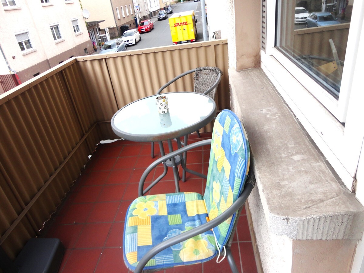 Sanierte 2,5 Zimmerwohnung mit Balkon, zentral in Gießen* - Foto 1