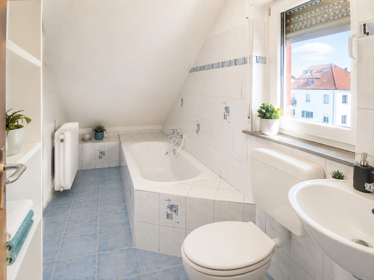 Dachgeschosswohnung mit Balkon in Butzbach* - Photo 3