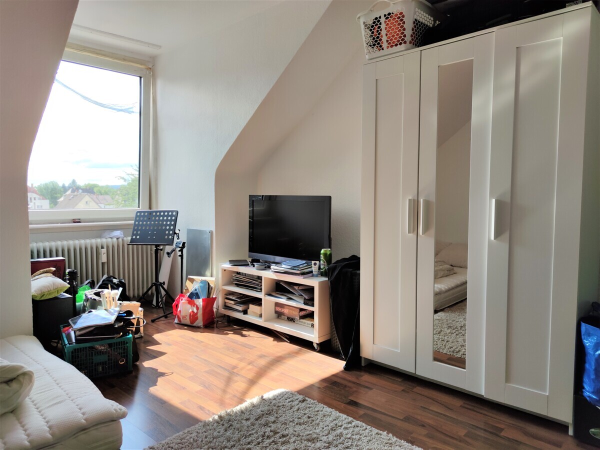 Zentral gelegene, zwei Zimmer Dachgeschosswohnung in Gießen - Photo 5