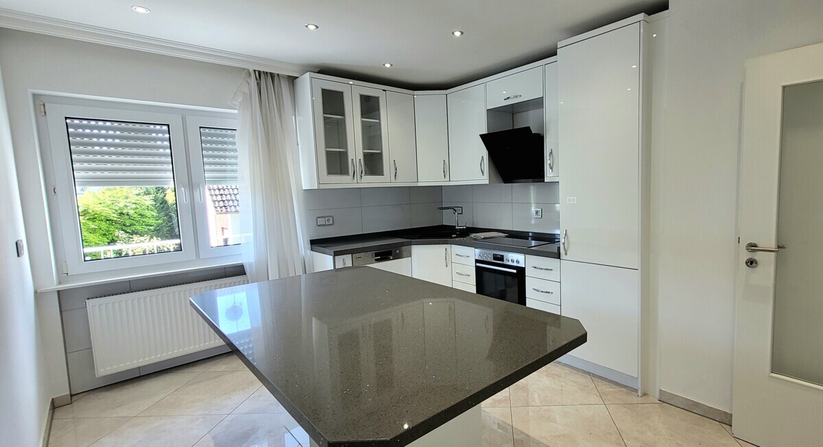 Schöne, geräumige 3 Zi.-Wohnung mit Balkon in Pohlheim! - Photo 2