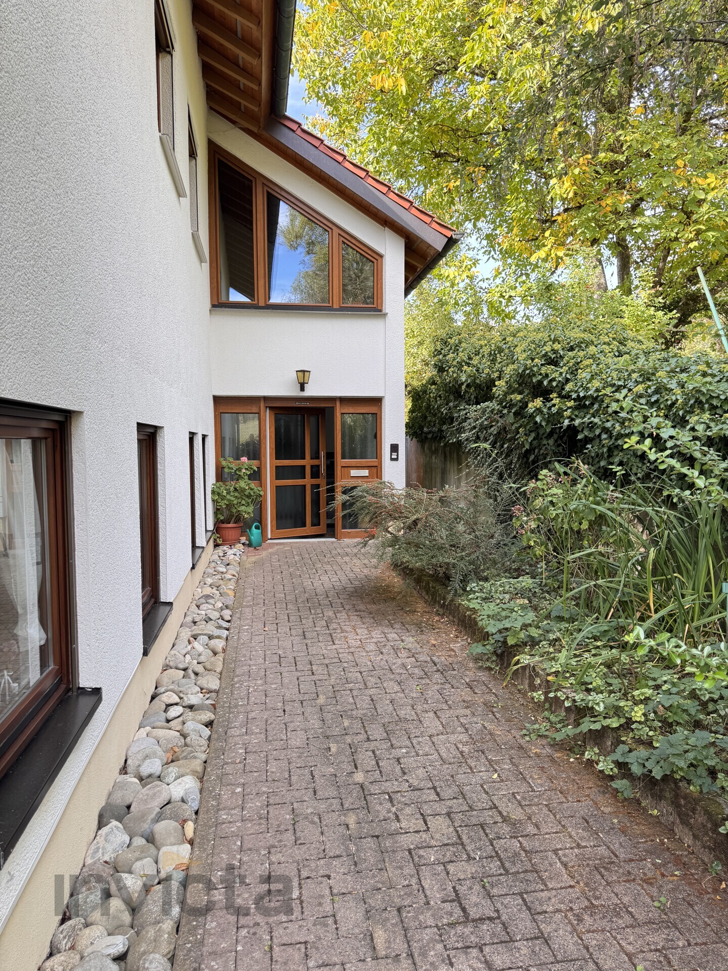 Weg zum Eingang