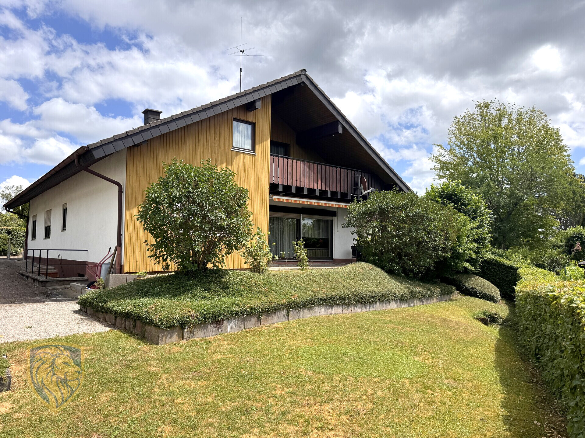Solides Wohnhaus mit großem Grundstück in ruhiger und bevorzugter Lage von Villingen-Schwenningen – Ortsteil Pfaffenweiler