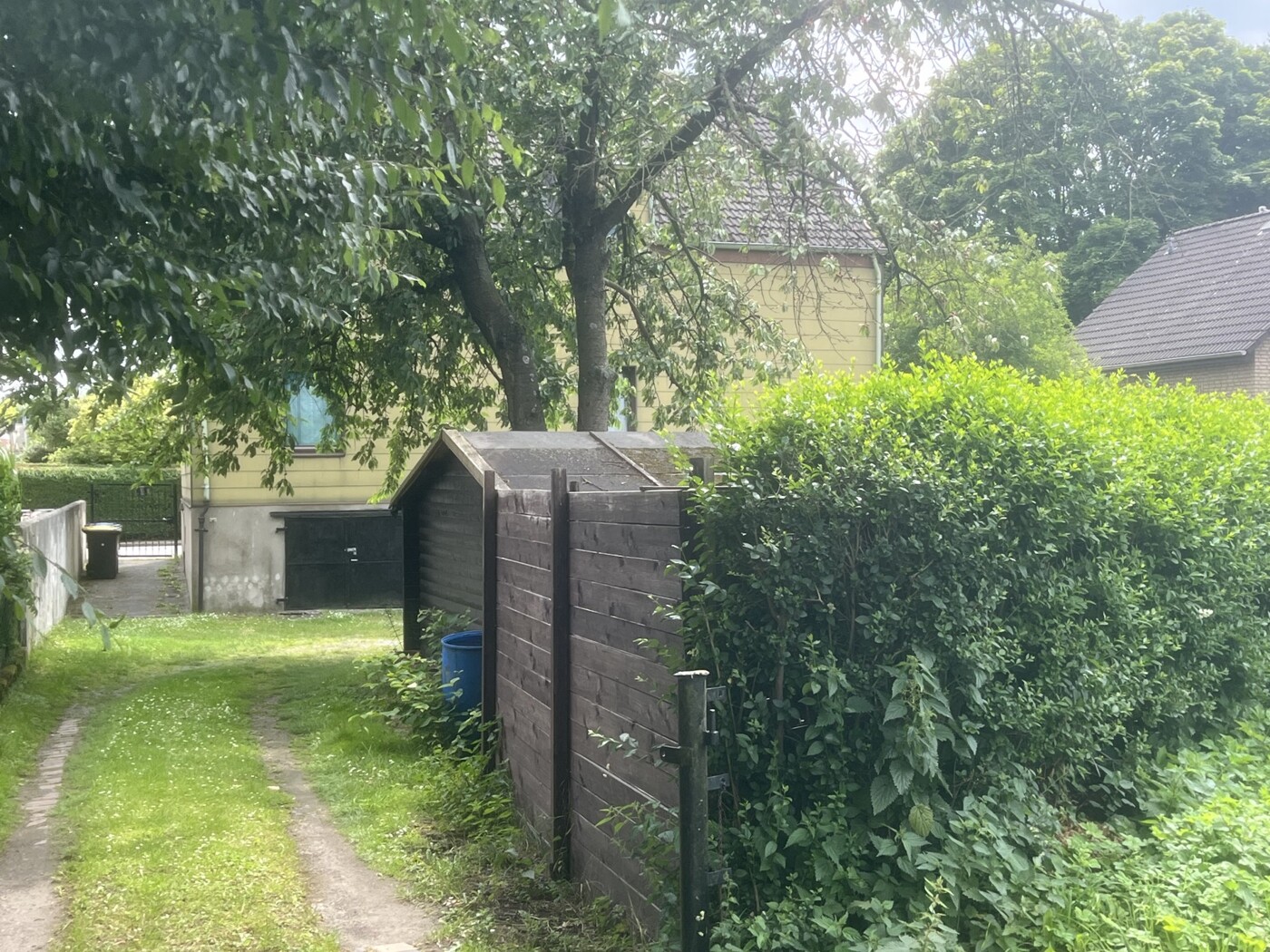 Rückseite mit Garten