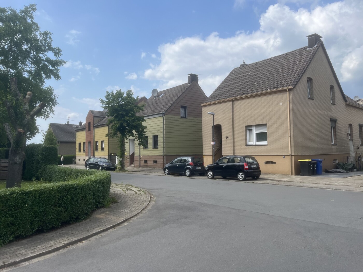 Strassenansicht rechts alt