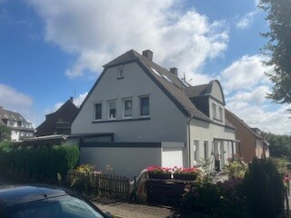 Haus von links