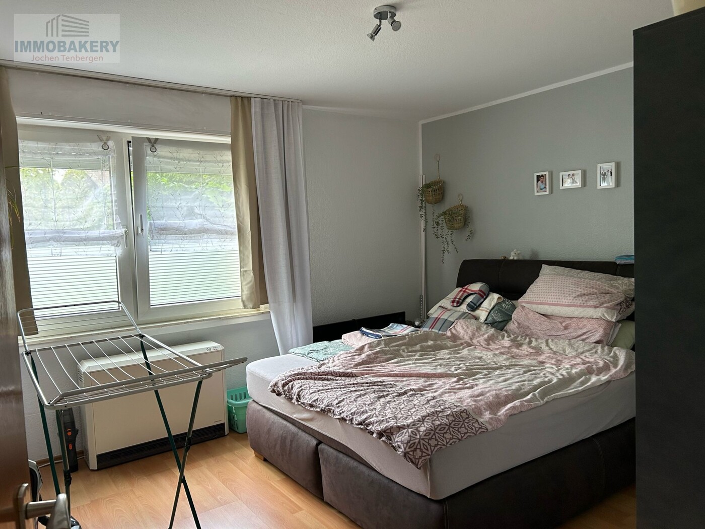 Schlafzimmer WG EG re