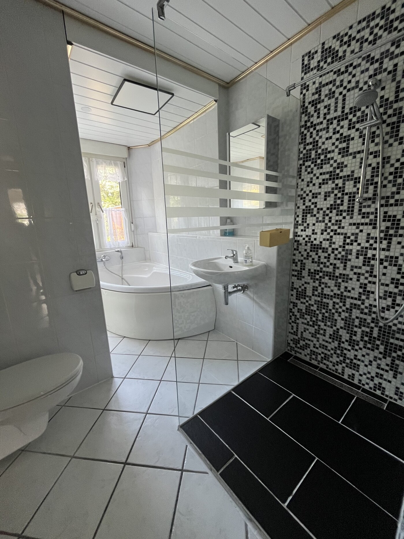 Badezimmer WG 1