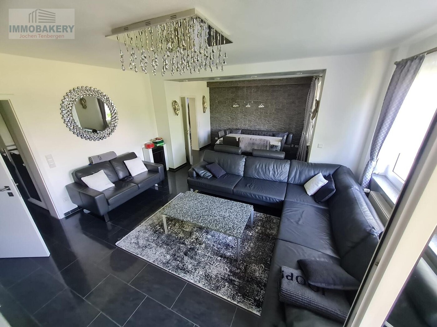 Wohnzimmer Blick auf Couch