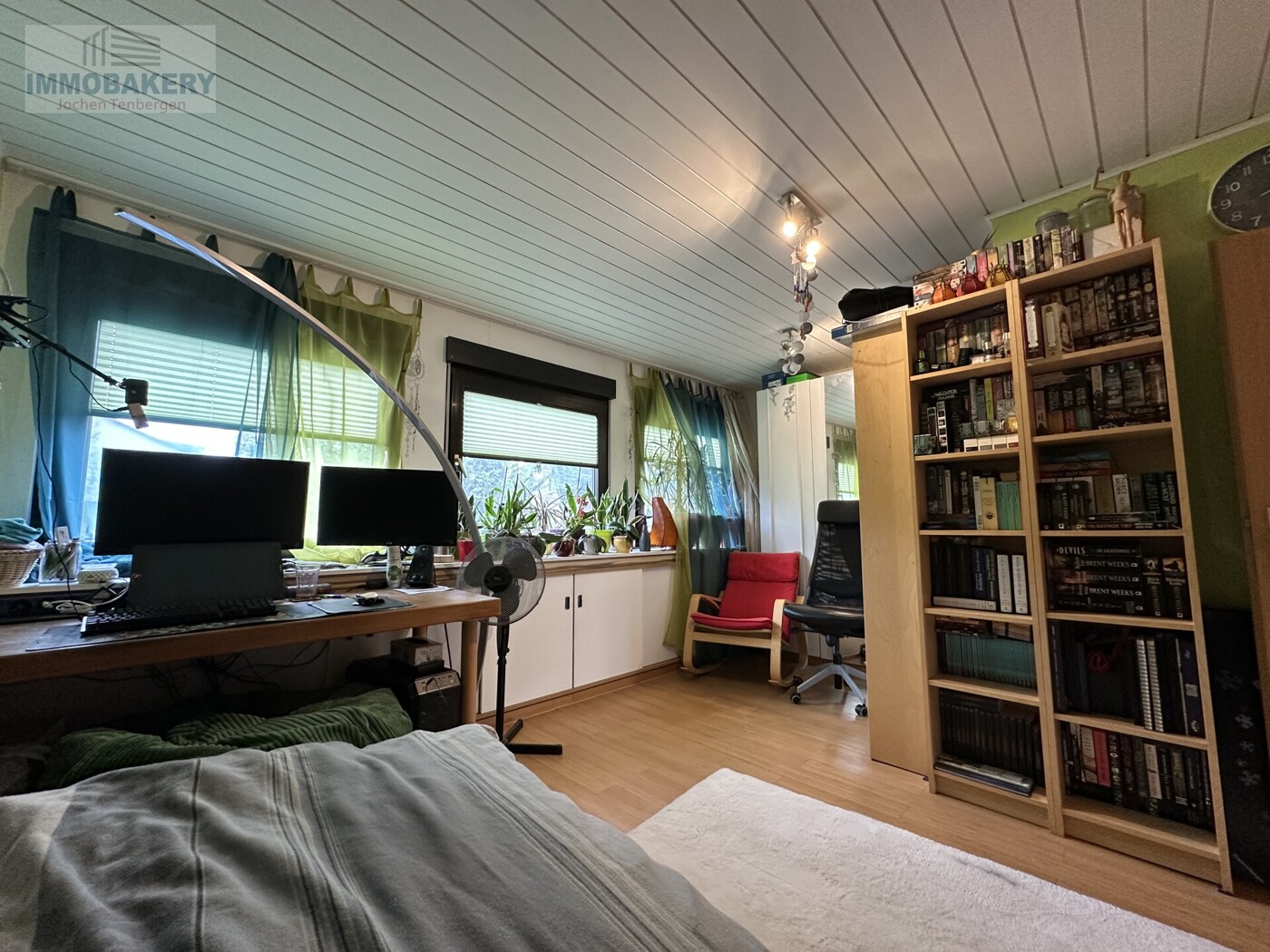 Schlafzimmer 1. OG rechts2