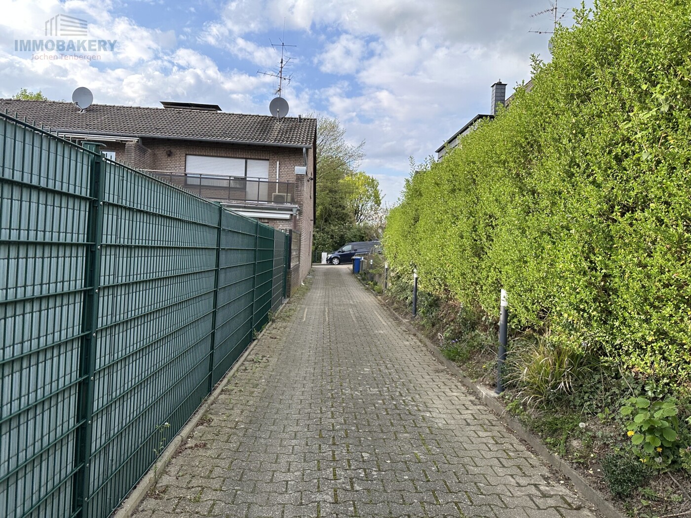 Zufahrt Garage