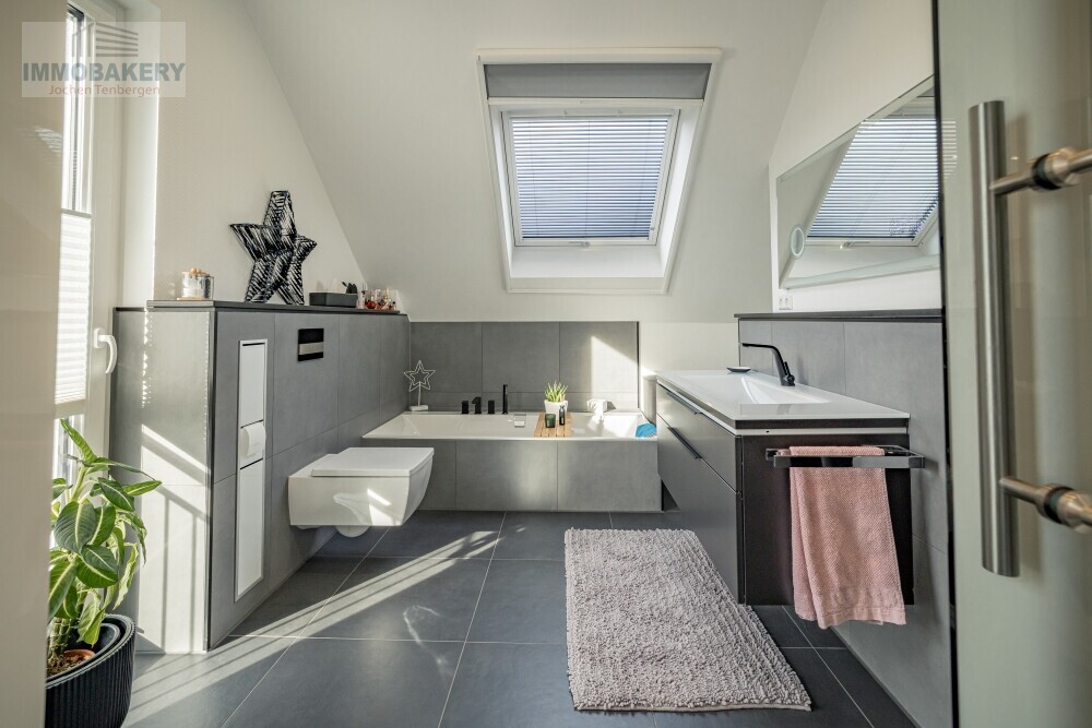 Elternbadezimmer OG