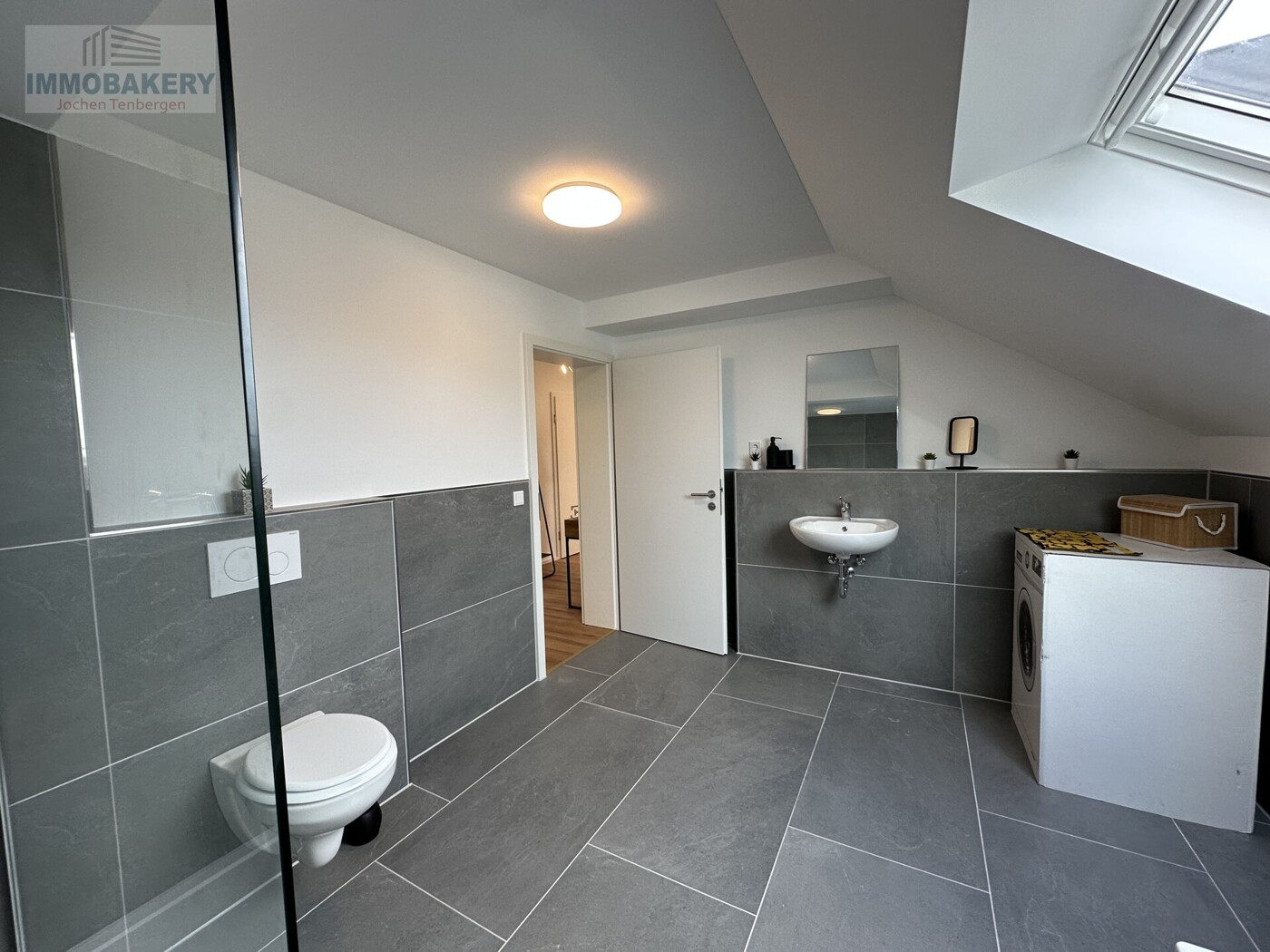 Hauptbadezimmer 3