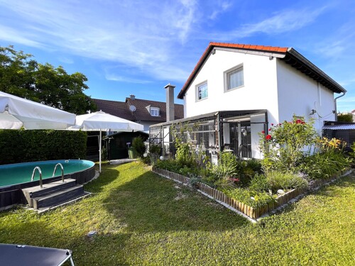 A A Haus mit Garten 