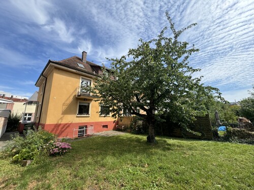 Ansicht Haus mit Garten II