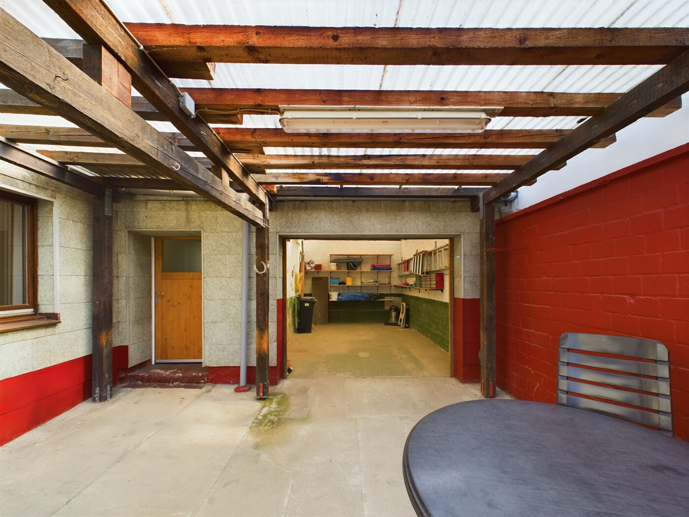 Blick zur Garage
