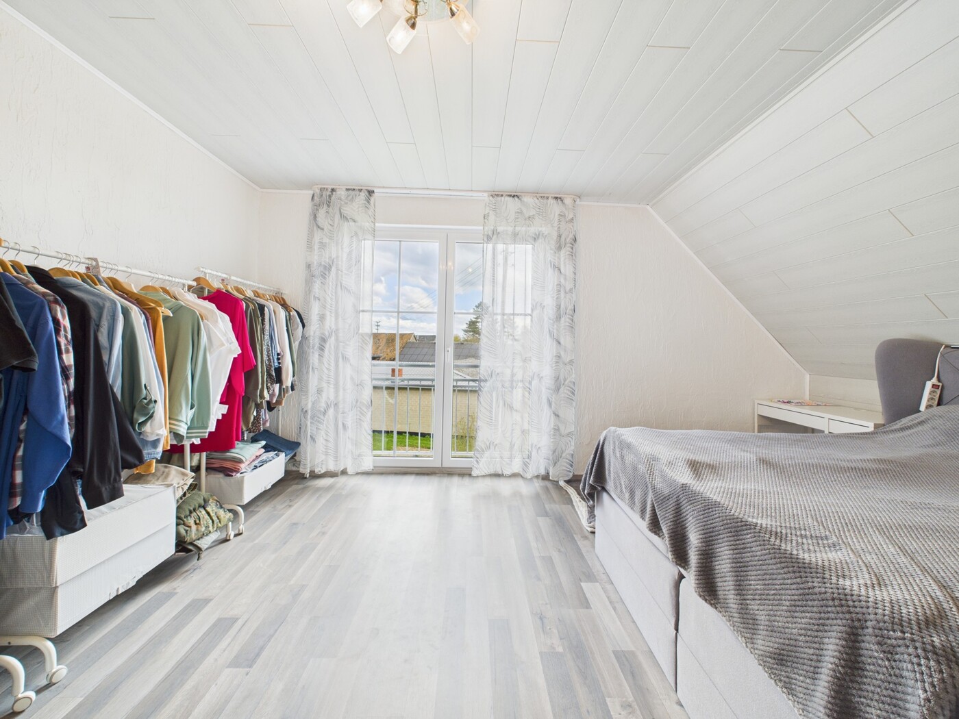 Schlafzimmer 1 DG