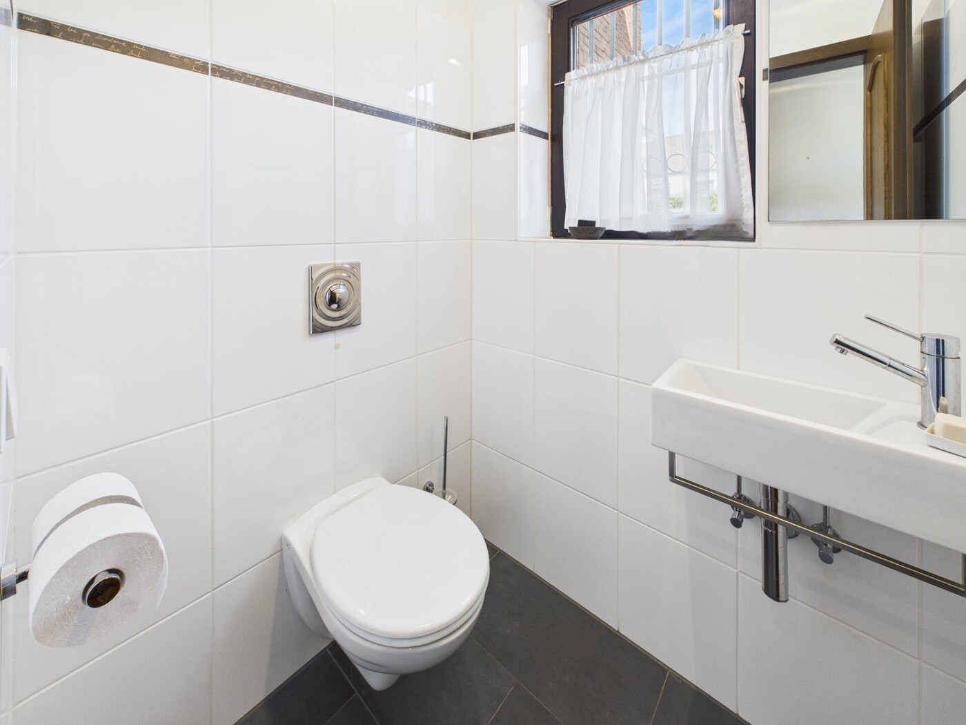 Gäste-WC EG
