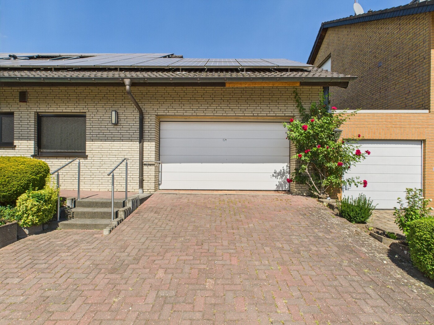 Zufahrt Garage