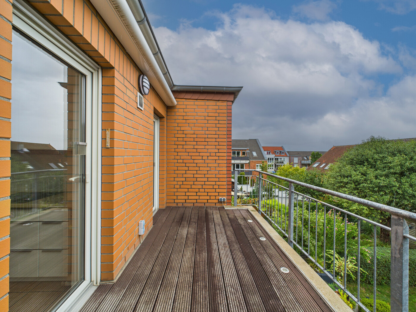 Südbalkon mit Markise