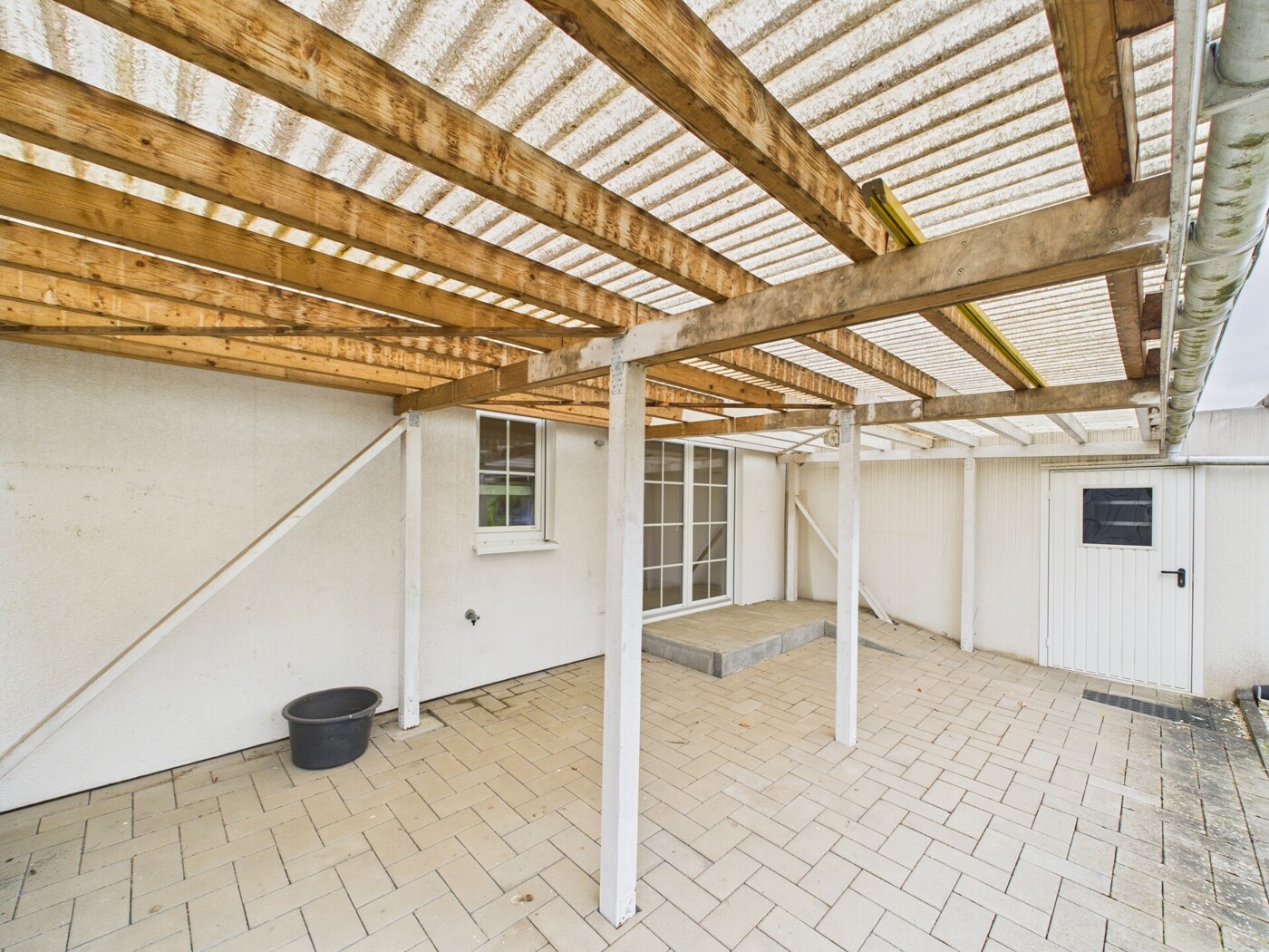 Überdachte Terrasse