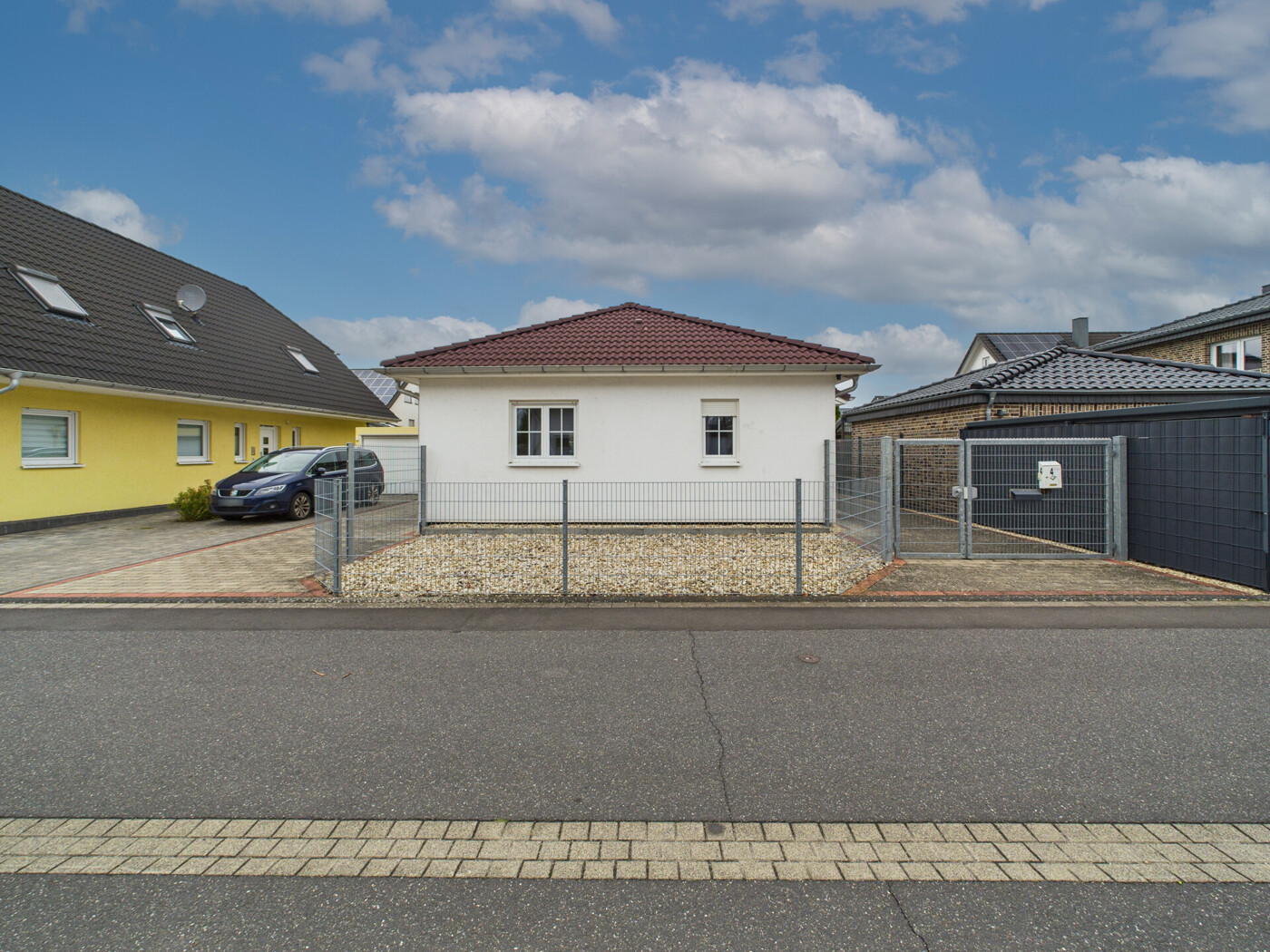 Straßenansicht