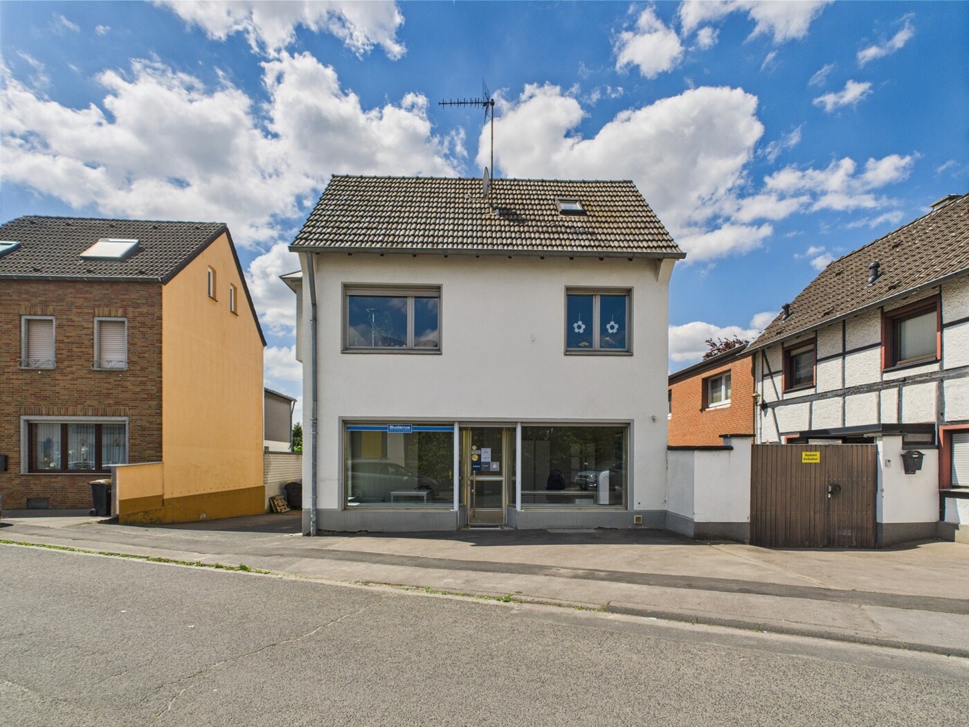 Straßenansicht