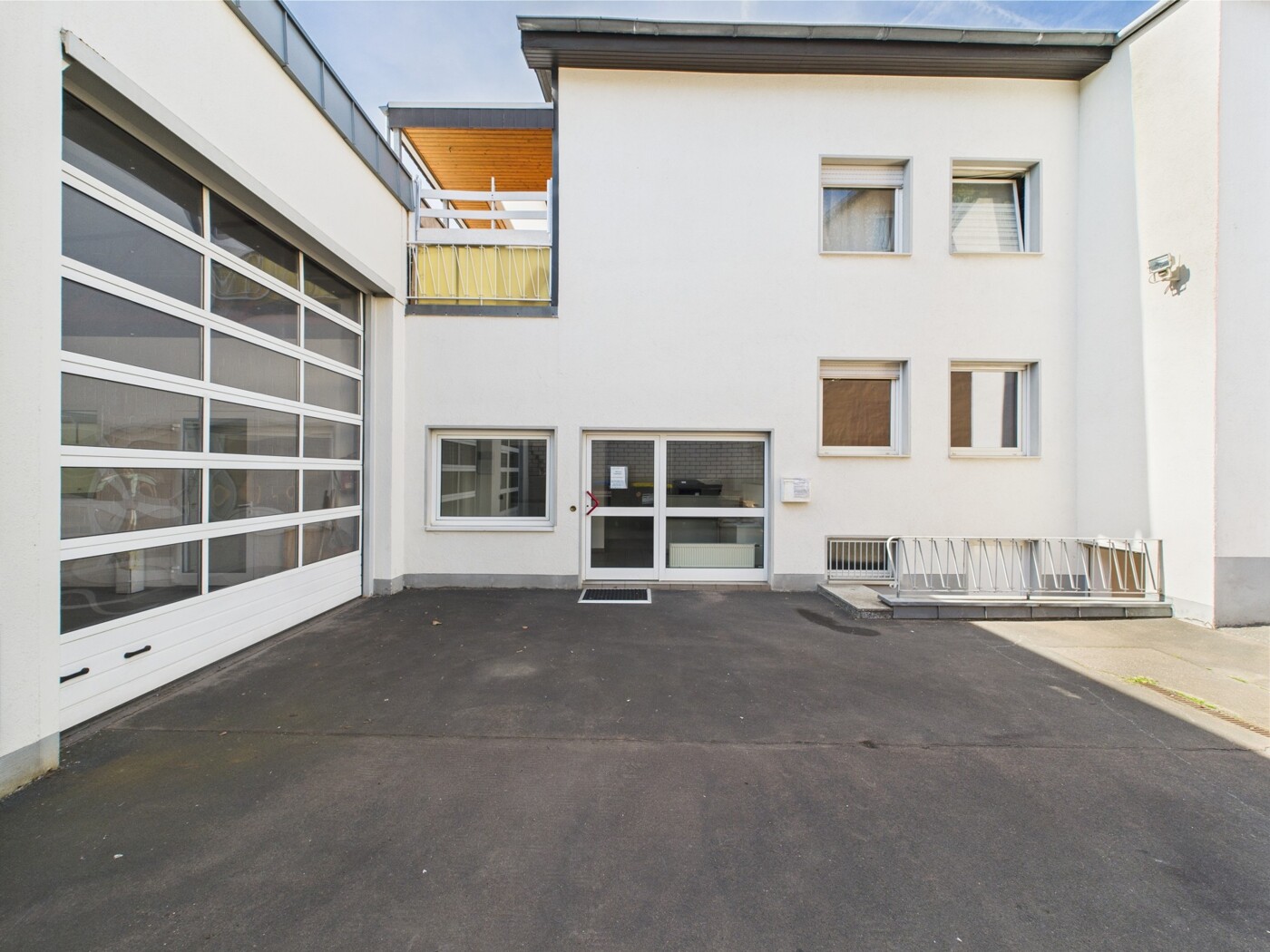 Eingang Nebengebäude