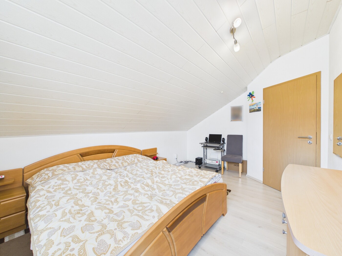 Schlafzimmer 2 DG